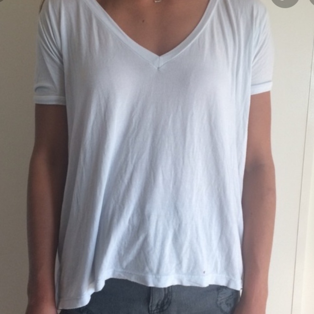 ⚡️ 3 for 30 ⚡️ Brandy Melville flowy t shirt